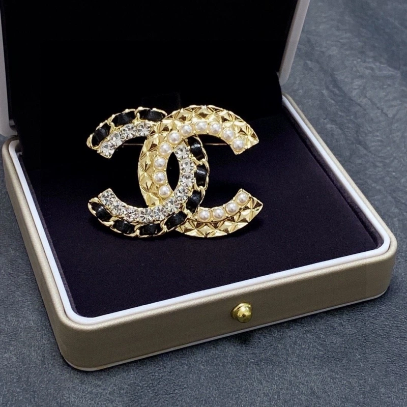 Versatile Chxnxl Brooches 289305