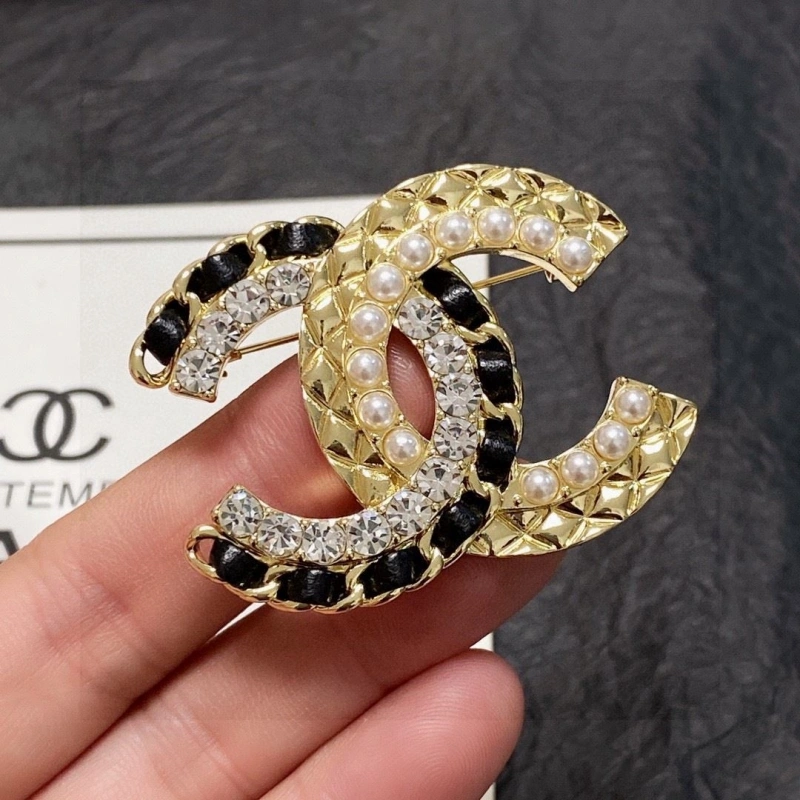 Versatile Chxnxl Brooches 289305