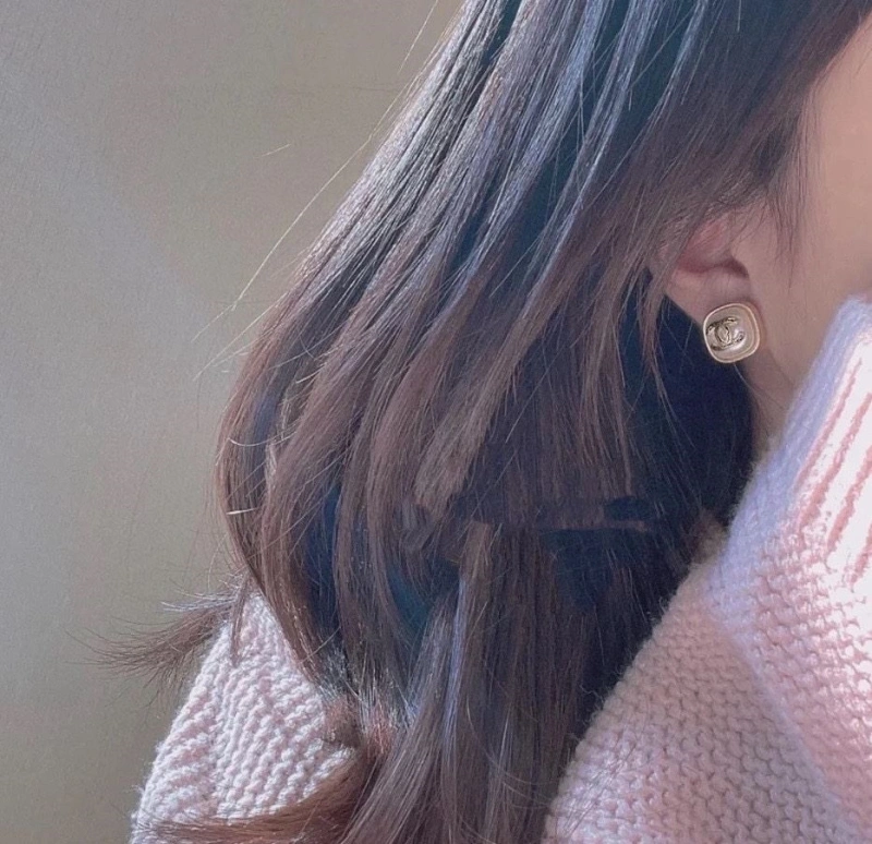Comfortable Chxnxl Earrings 289004