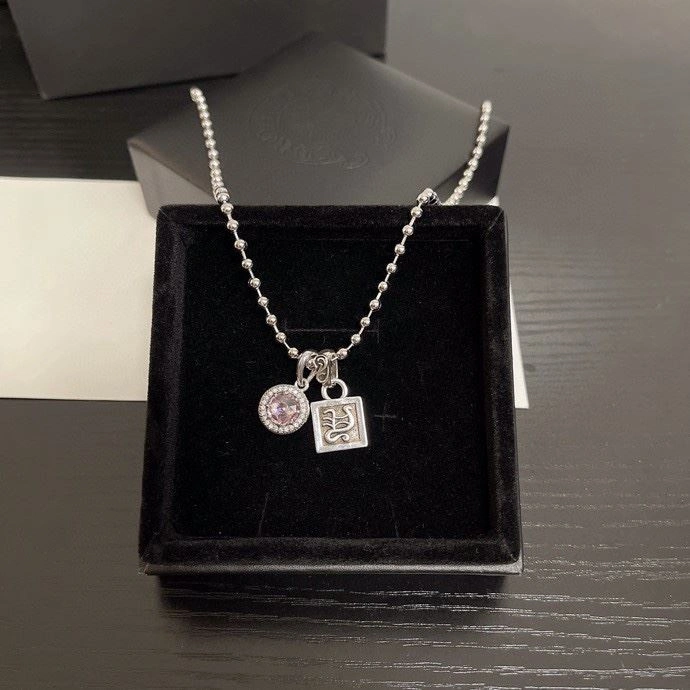 Stylish Chrxmx Hxxrts Necklaces 299727