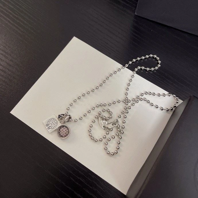 Stylish Chrxmx Hxxrts Necklaces 299727