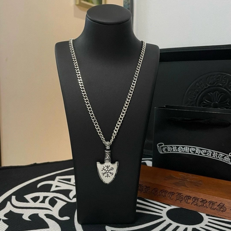 Lightweight Chrxmx Hxxrts Necklaces 299710