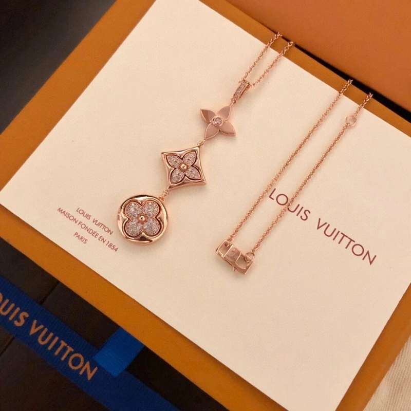 LX Necklaces Refined 310821