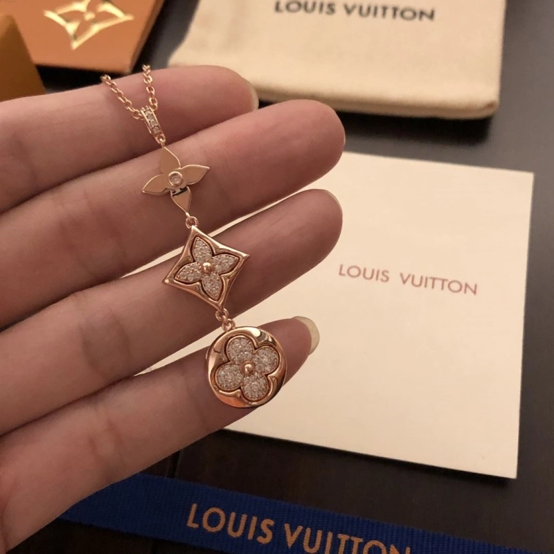 LX Necklaces Refined 310821