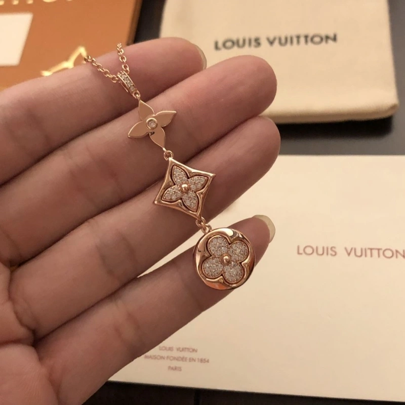 LX Necklaces Refined 310821