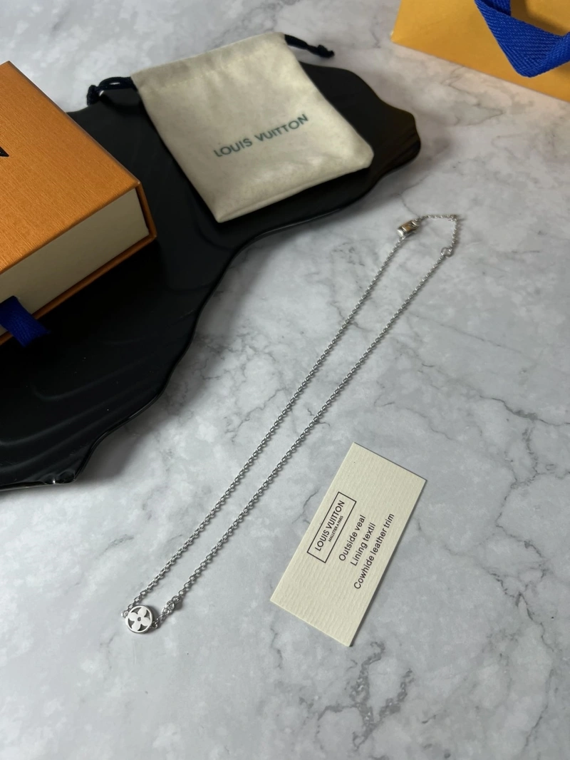 Trendsetting LX Necklaces 310847