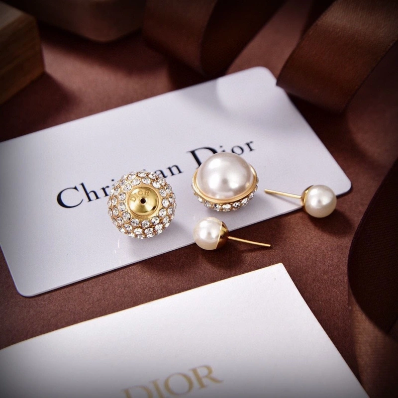 Christian Dxxr Earrings EyeCatching 294915