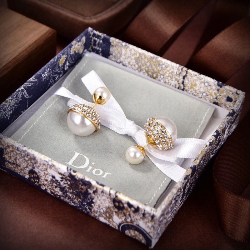 Christian Dxxr Earrings EyeCatching 294915