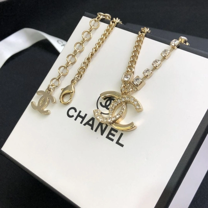 EyeCatching Chxnxl Earrings 288989
