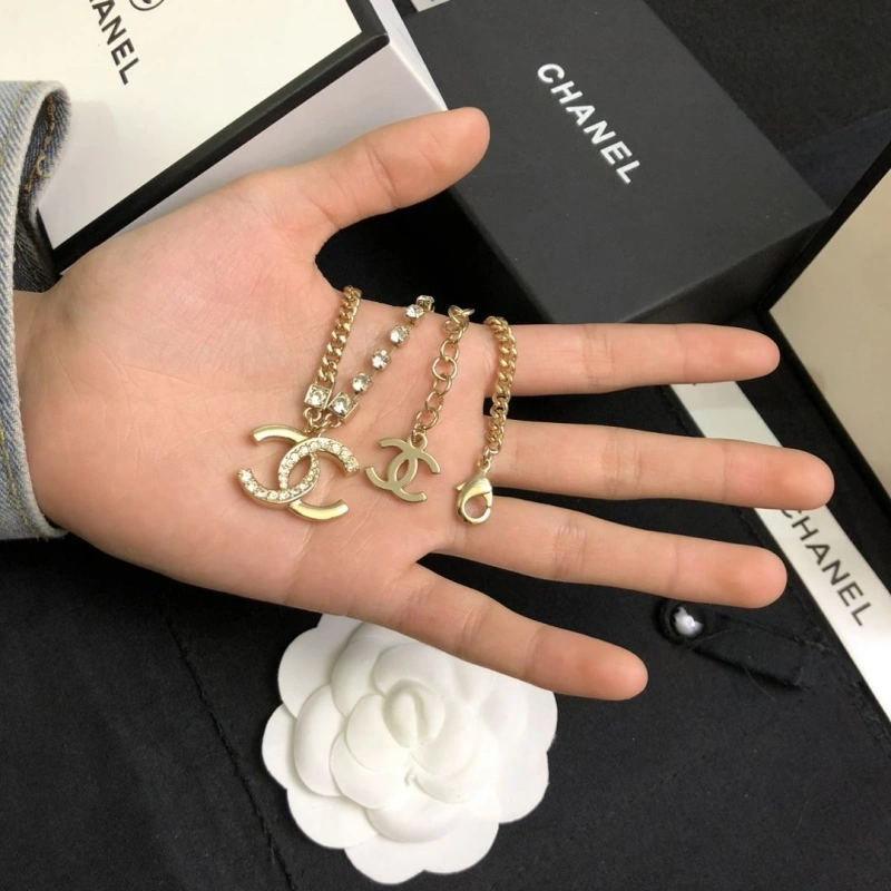 EyeCatching Chxnxl Earrings 288989