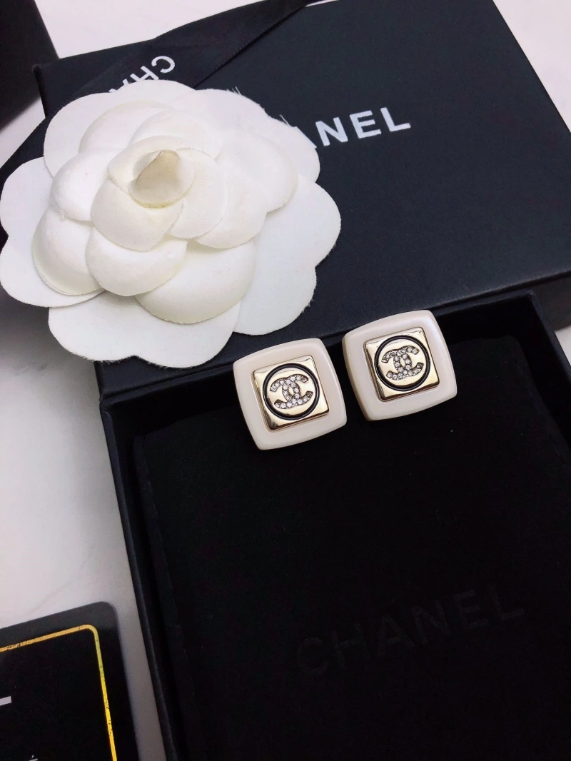 Trendsetting Chxnxl Earrings 288944