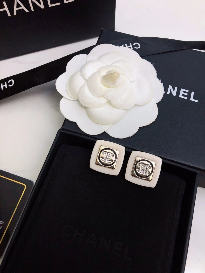 Trendsetting Chxnxl Earrings 288944