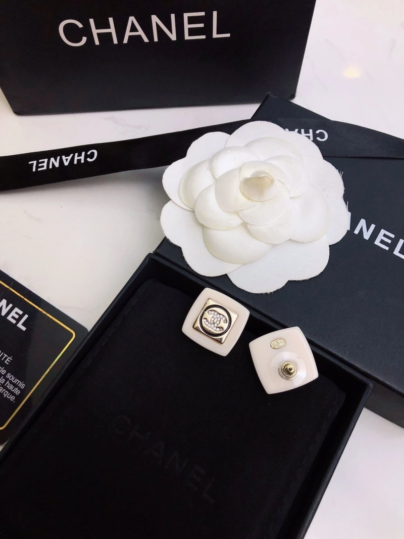 Trendsetting Chxnxl Earrings 288944
