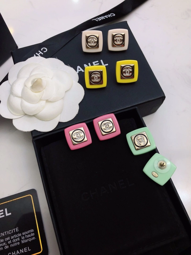 Trendsetting Chxnxl Earrings 288944