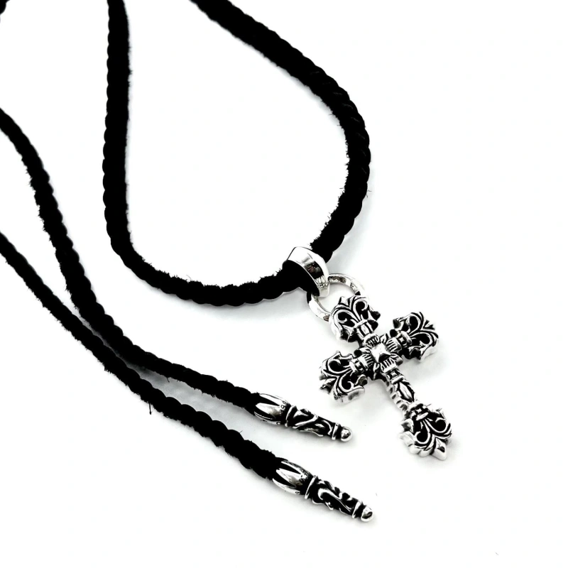 Stylish Chrxmx Hxxrts Necklaces 299687