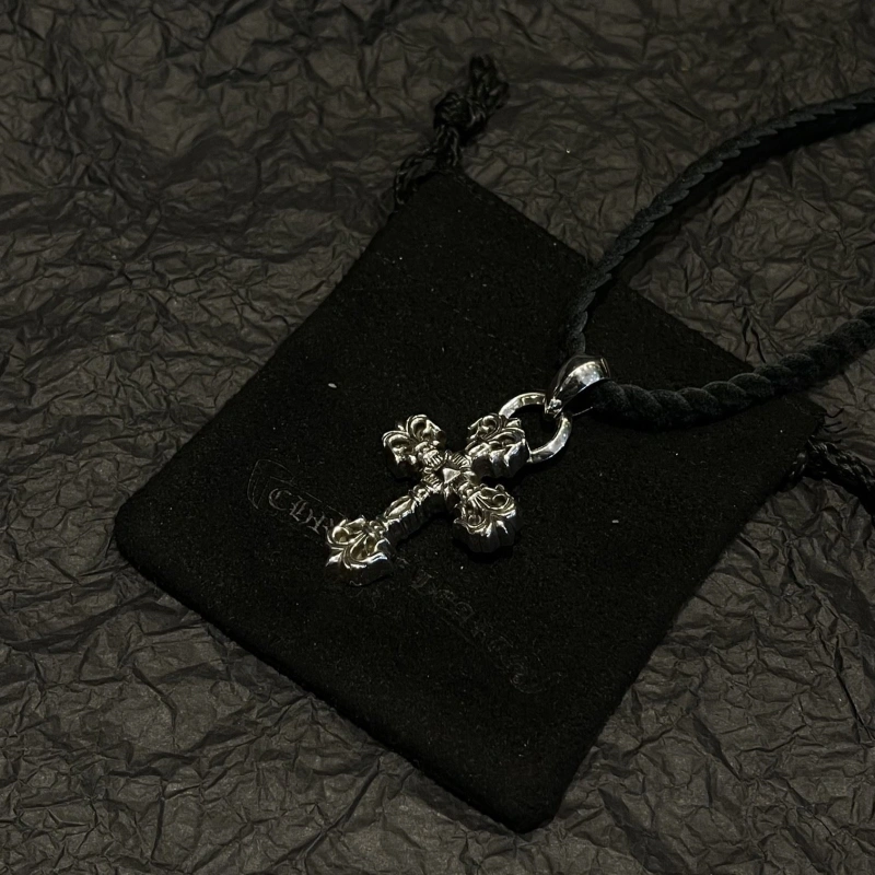Stylish Chrxmx Hxxrts Necklaces 299687