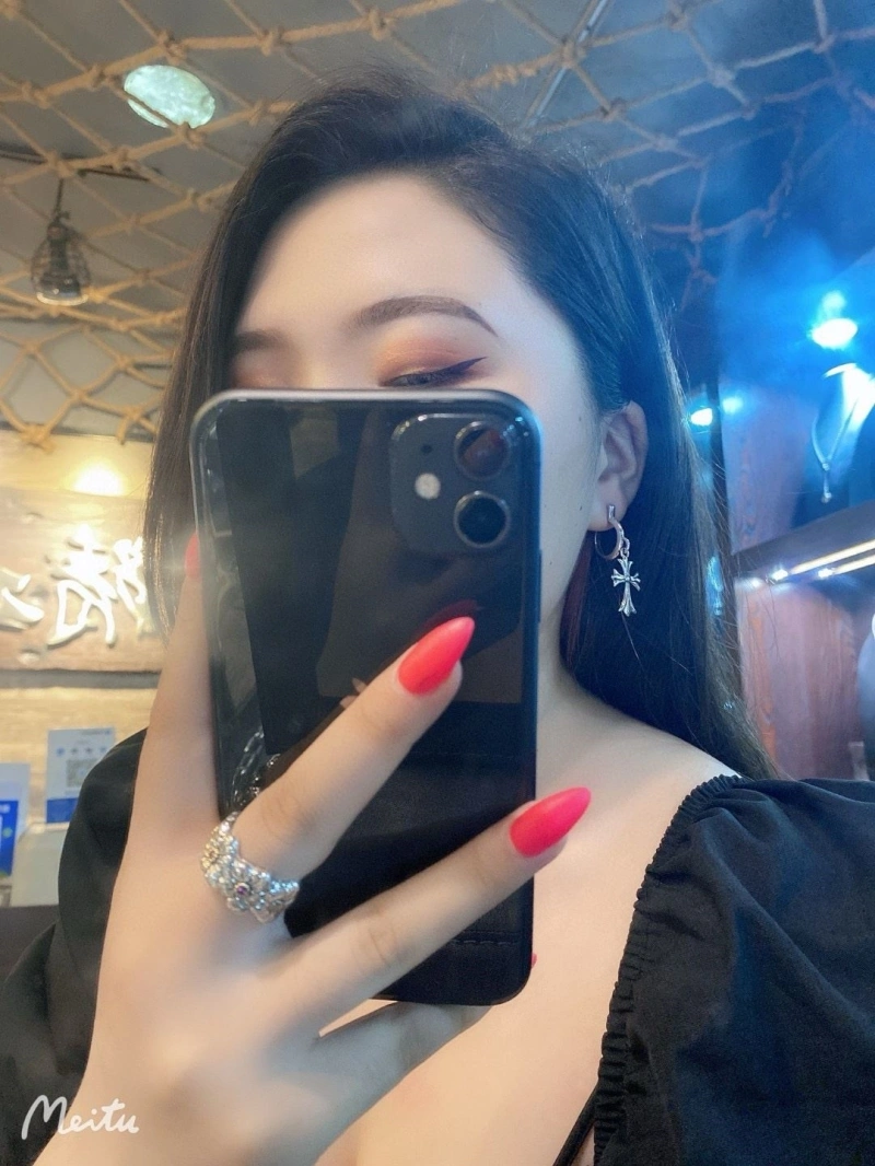 Chrxmx Hxxrts Earrings Fashionable 299937