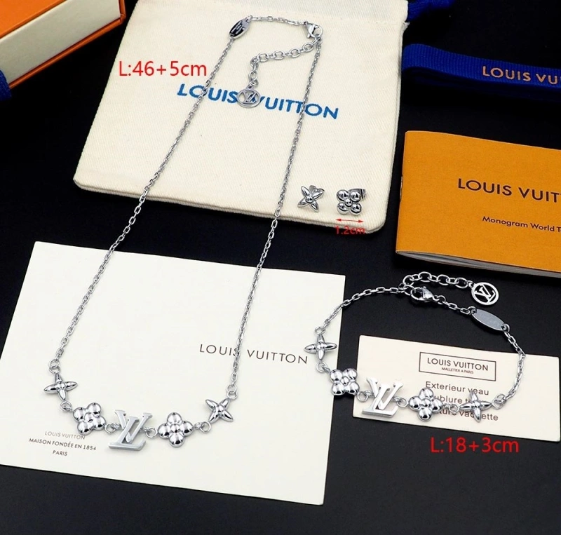 Sophisticated LX Necklaces 310802
