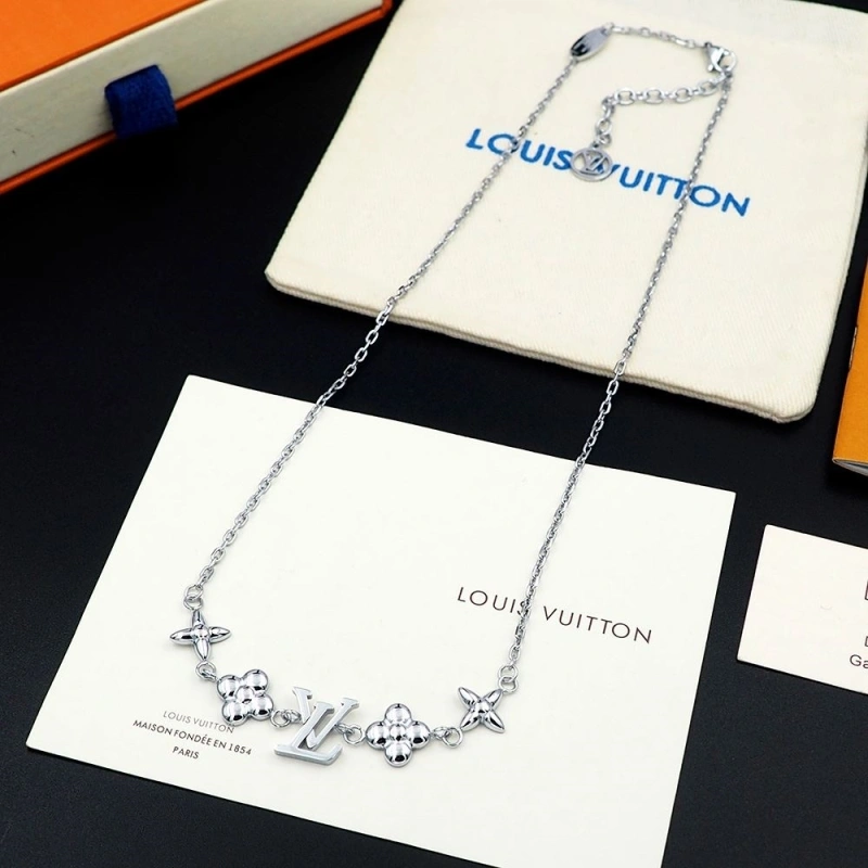 Sophisticated LX Necklaces 310802