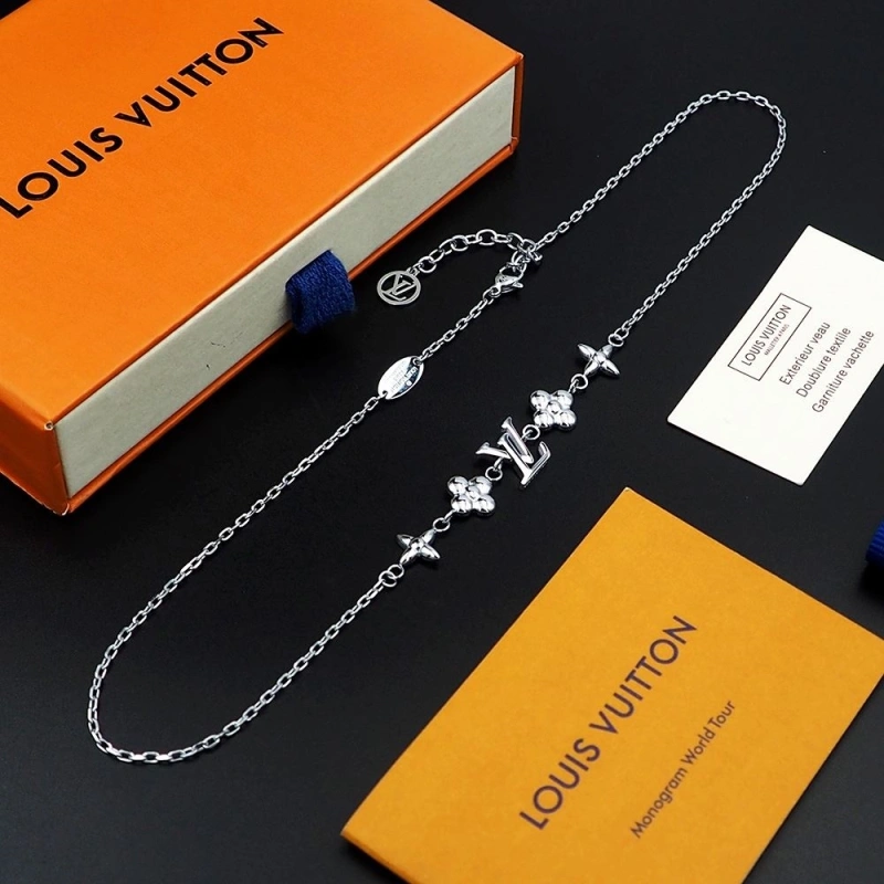 Sophisticated LX Necklaces 310802