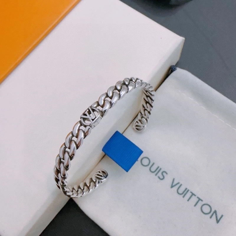 Fashionable LX Necklaces 310796