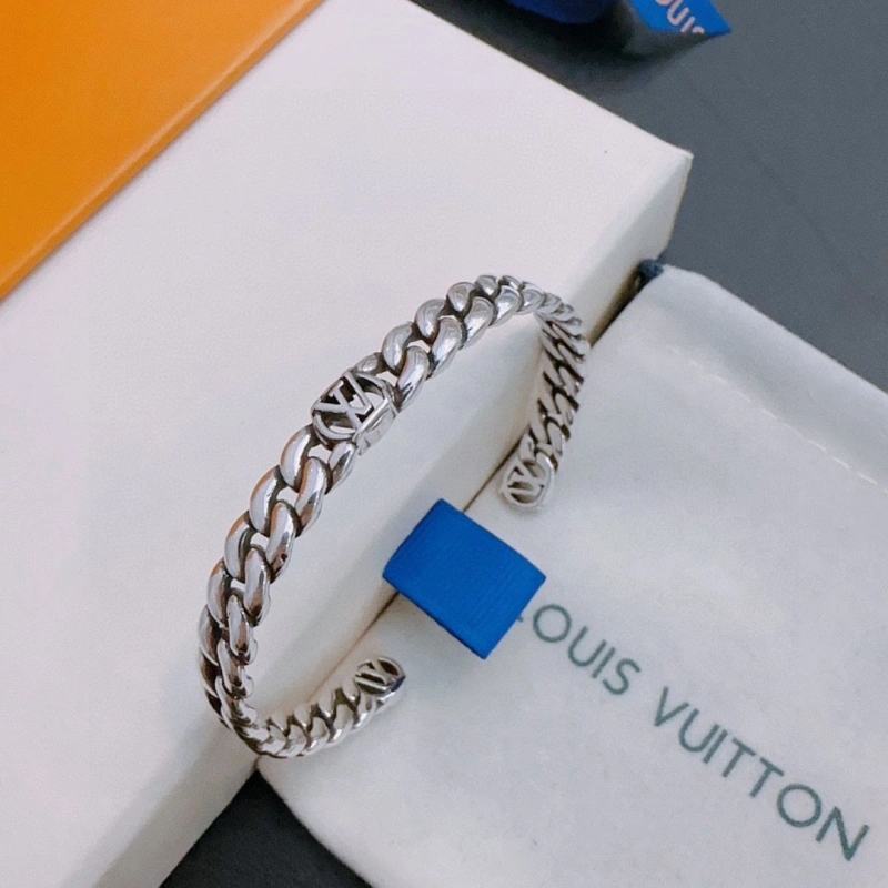 Fashionable LX Necklaces 310796