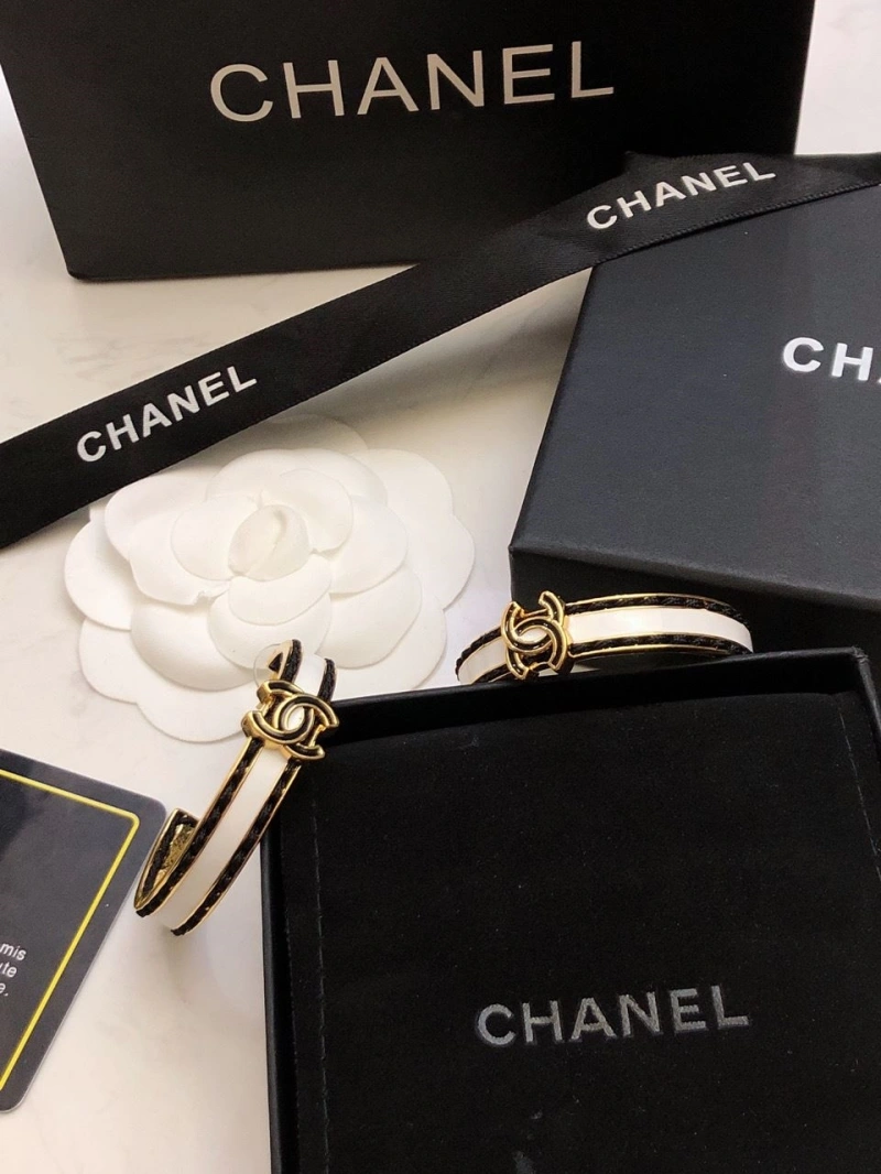 Lightweight Chxnxl Earrings 288952