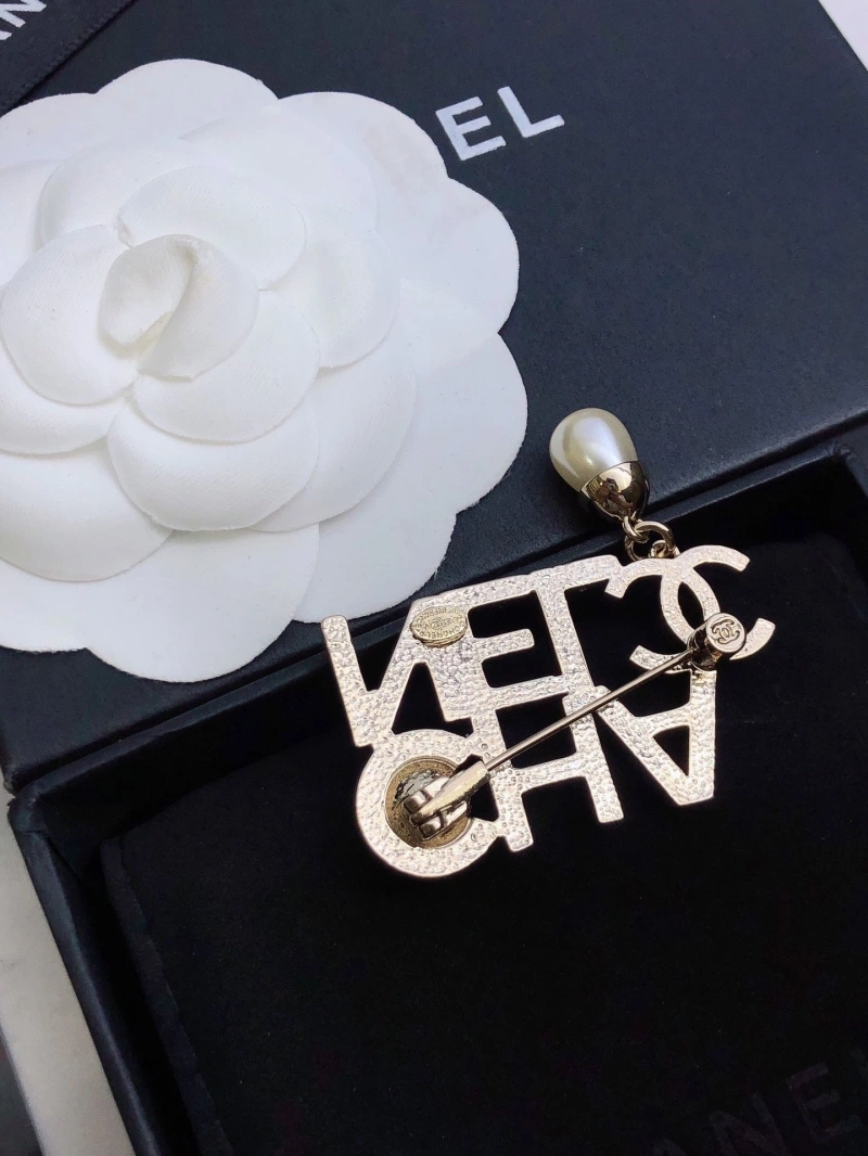 Affordable Chxnxl Brooches 289281