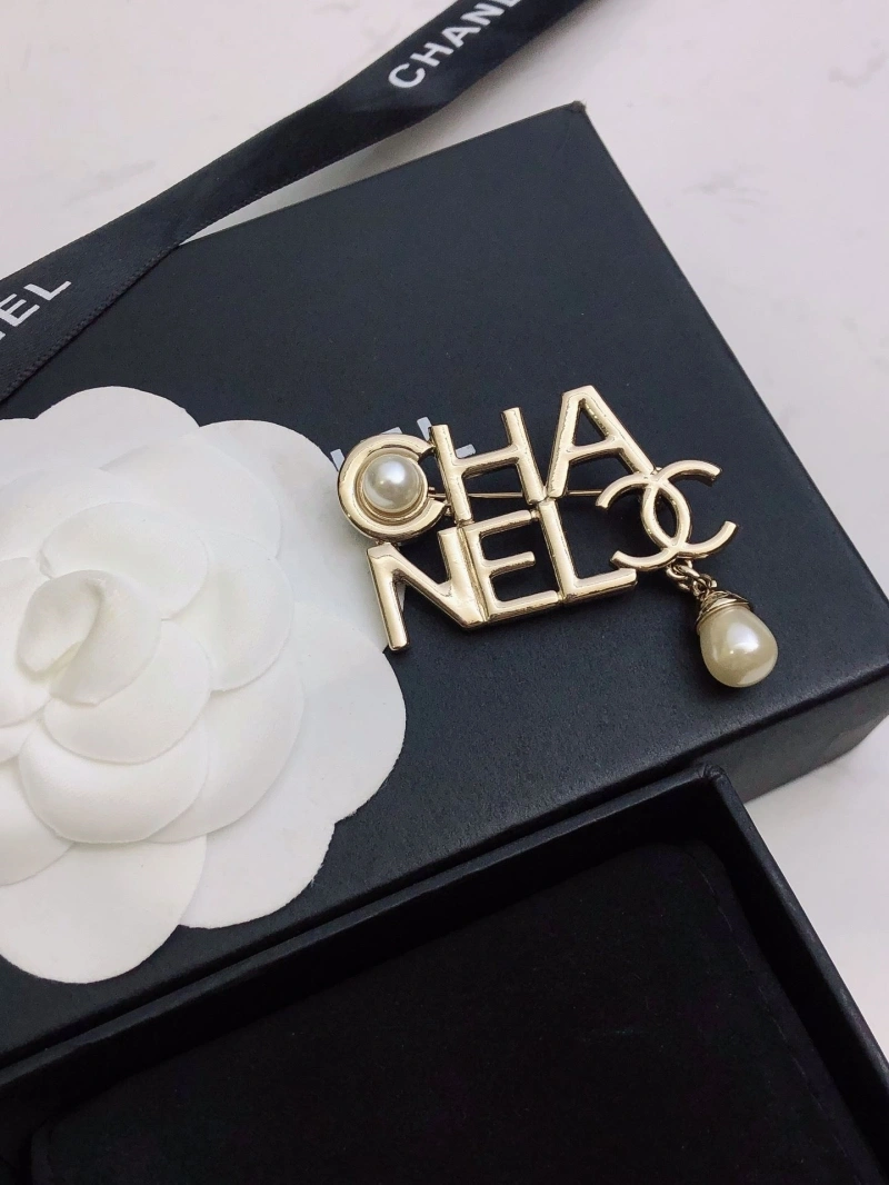Affordable Chxnxl Brooches 289281