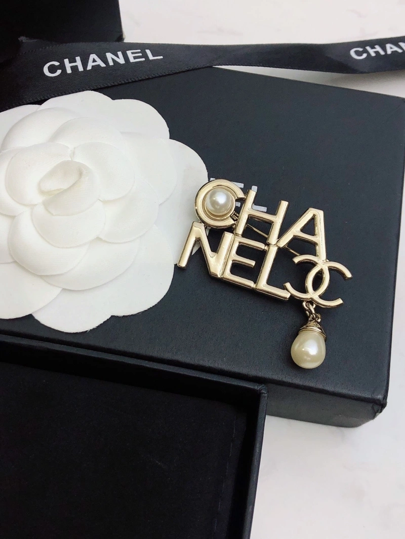 Affordable Chxnxl Brooches 289281