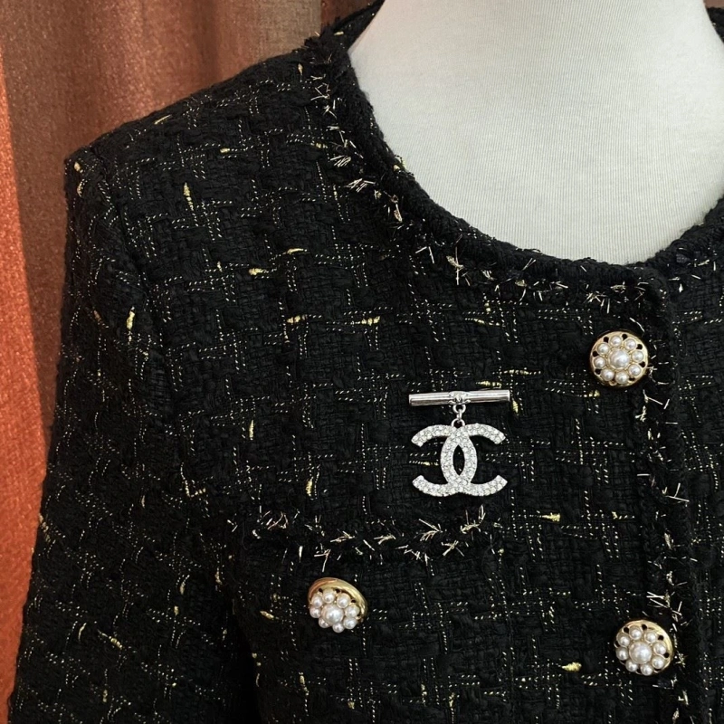 NewStyle Chxnxl Brooches 289282