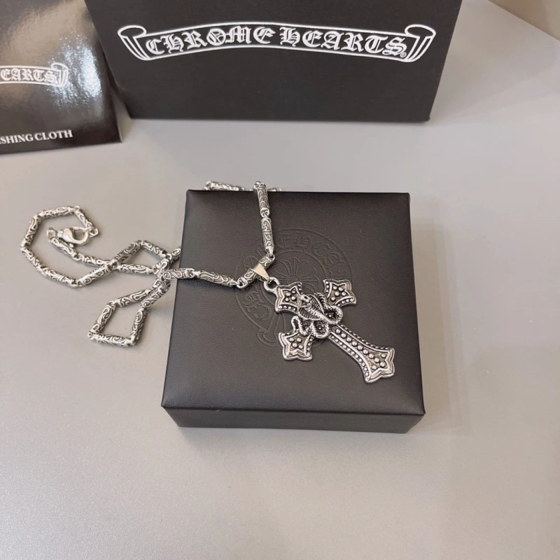 Vibrant Chrxmx Hxxrts Necklaces 299659
