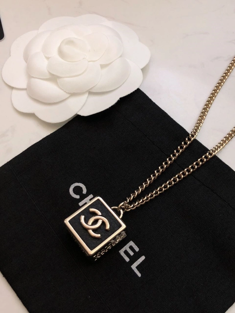 Flexible Chxnxl Necklaces 288219