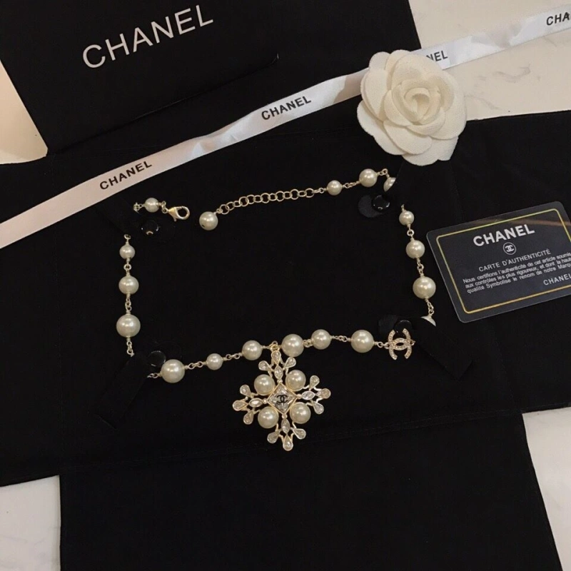 Vibrant Chxnxl Necklaces 288215