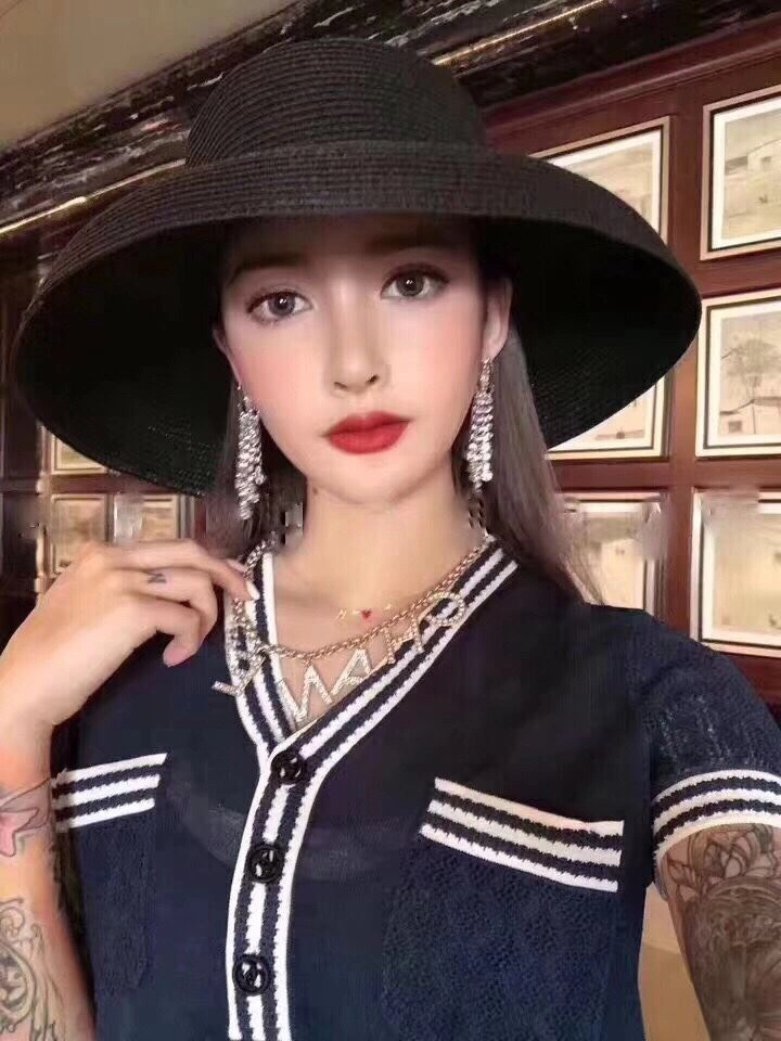 Durable Chxnxl Necklaces 288209
