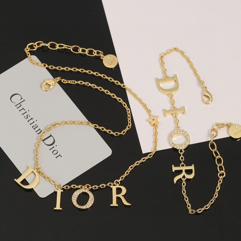 Bold Christian Dxxr Necklaces 294714