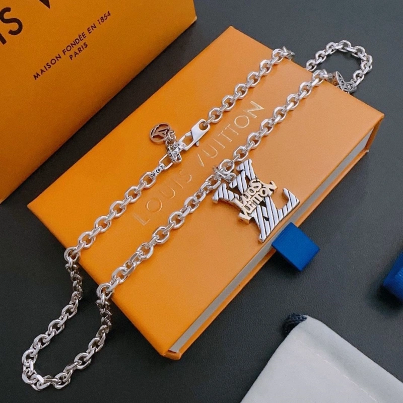 Timeless LX Necklaces 310738