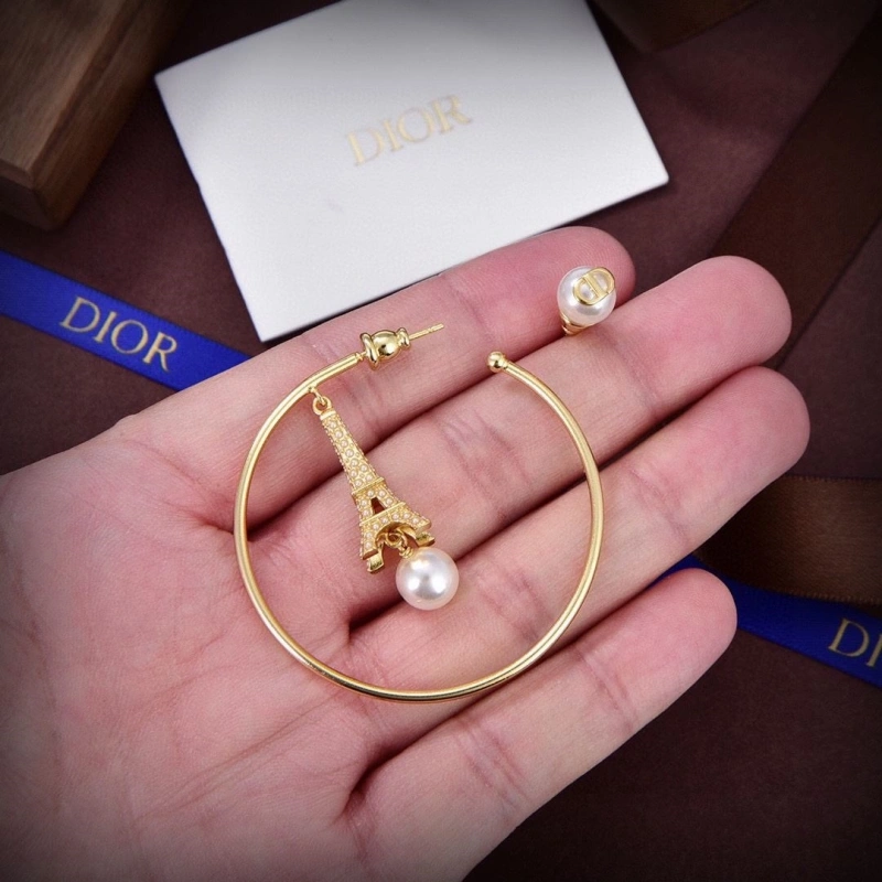 HighQuality Christian Dxxr Earrings 293652