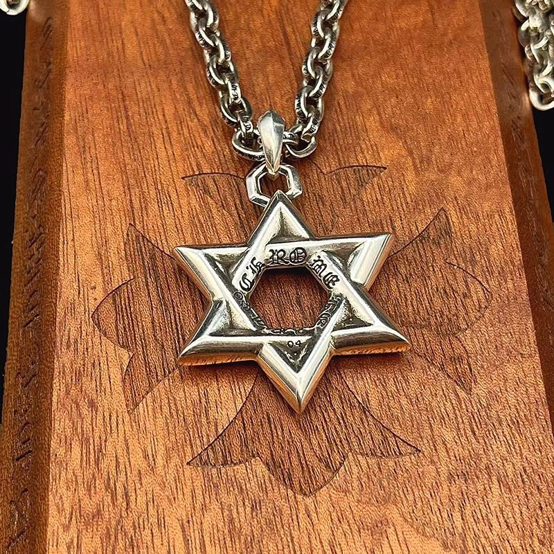Sophisticated Chrxmx Hxxrts Necklaces 299620