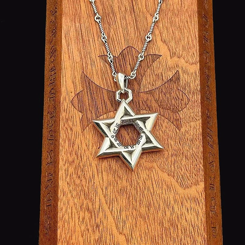 Sophisticated Chrxmx Hxxrts Necklaces 299620