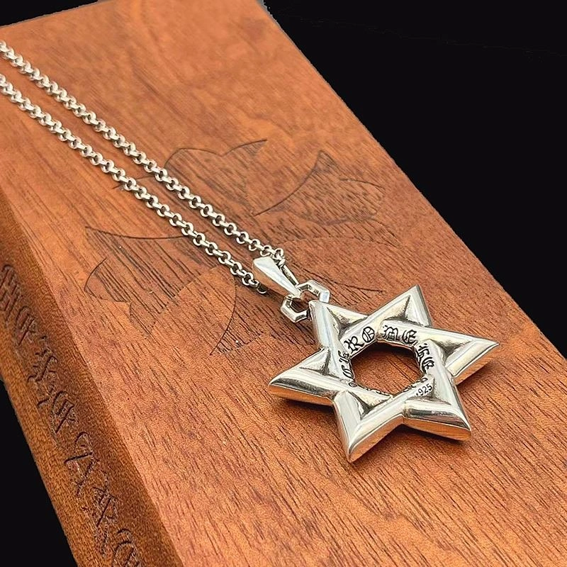Sophisticated Chrxmx Hxxrts Necklaces 299620