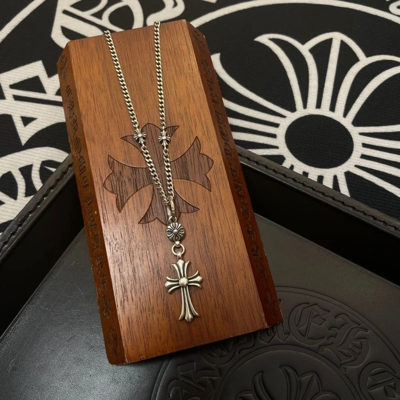 Sleek Chrxmx Hxxrts Necklaces 299602