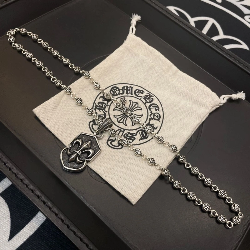 Versatile Chrxmx Hxxrts Necklaces 299601