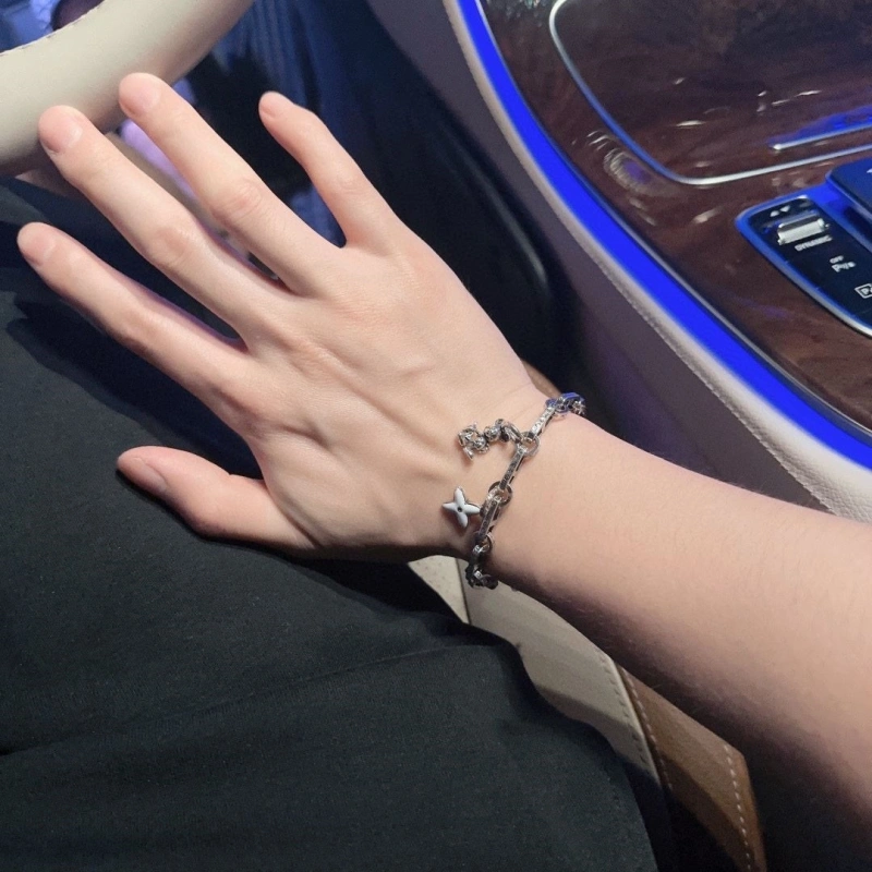 Resilient LX Necklaces 310729