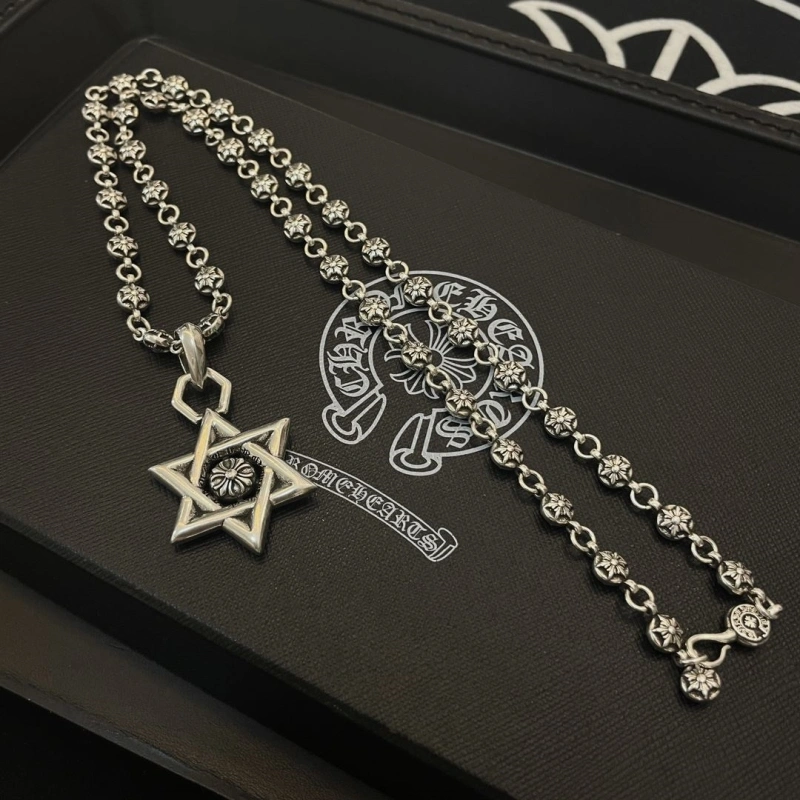 EasyMatch Chrxmx Hxxrts Necklaces 299584