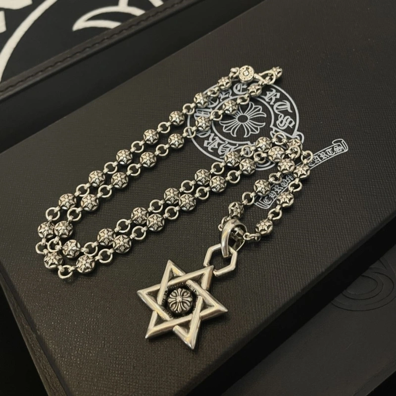 EasyMatch Chrxmx Hxxrts Necklaces 299584