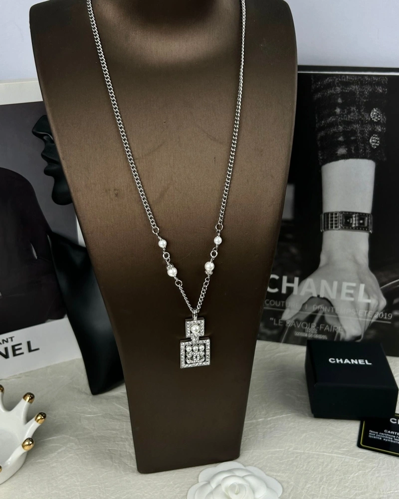 Breathable Chxnxl Necklaces 288195