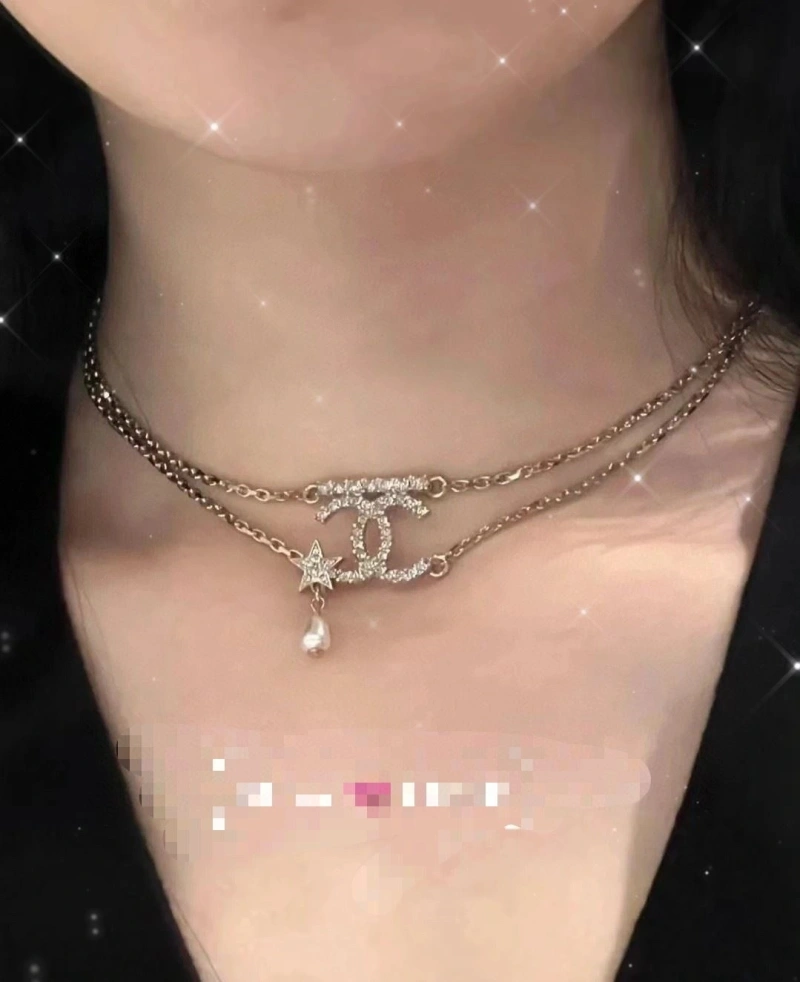 Sleek Chxnxl Necklaces 288194