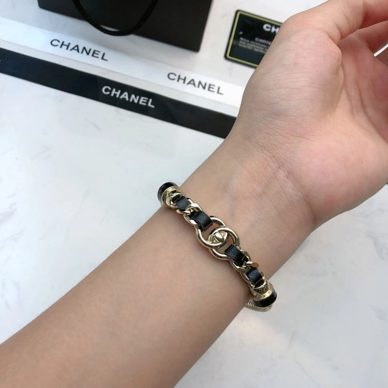 Bright Chxnxl Bracelets 289403