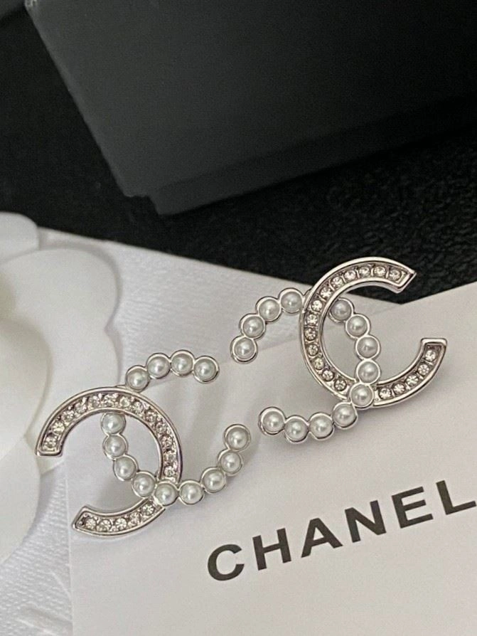 Resilient Chxnxl Earrings 288870